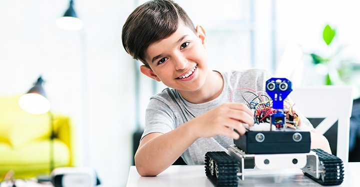 Read more about the article Robotics for Kids- What Is The Future Scope Of Robotics For Kids?